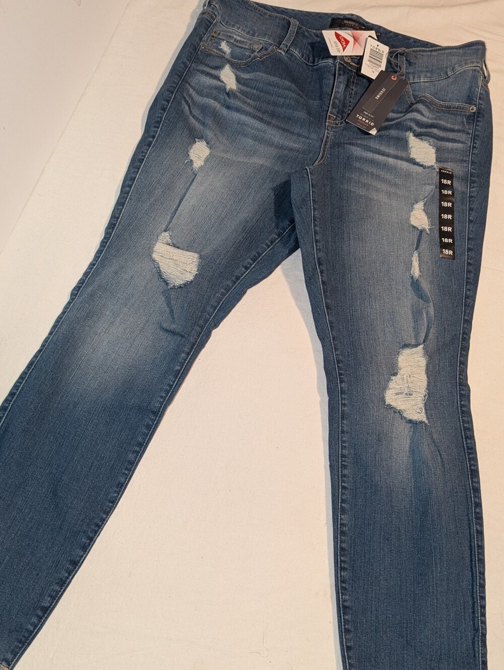 NWT Torrid Premium Distressed Jegging Jeans Heartthrob Wash 18R